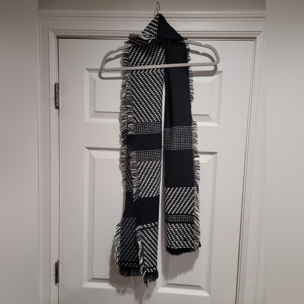 Black and White Checkered Men's Scarf